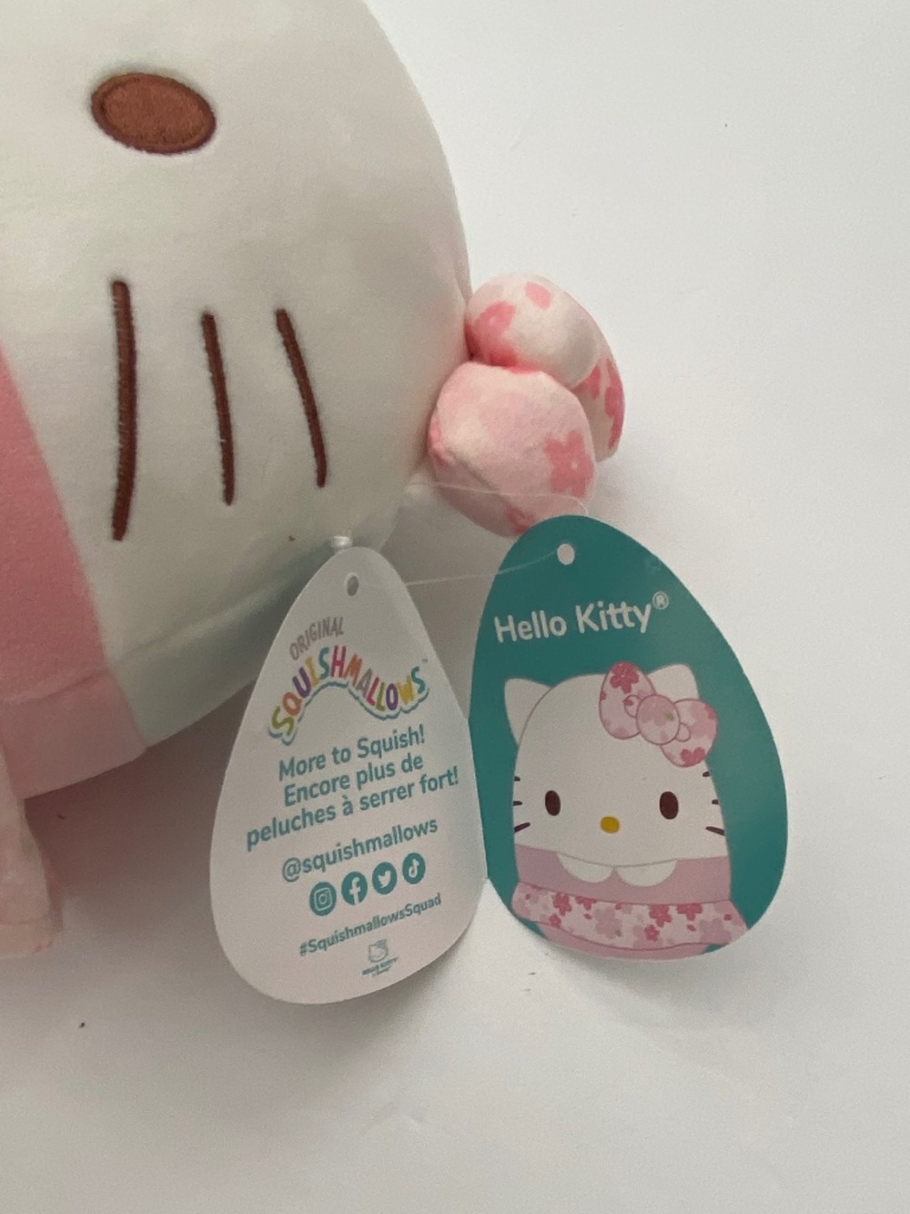 NEW HELLO KITTY Squishmallows - Picture 8 of 10